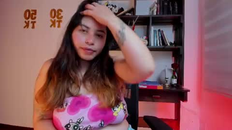 Snapshot of violett_red chatting on June 2026 03:53:02 AM Violeta online show from June 2026 03:53:02 AM
