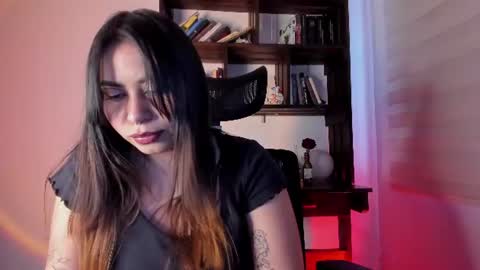 Snapshot of violett_red chatting on June 2026 09:52:01 PM Violeta online show from June 2026 09:52:01 PM
