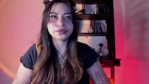 Snapshot of violett_red chatting on June 2026 12:26:01 AM Violeta online show from June 2026 12:26:01 AM