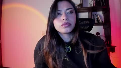 Snapshot of violett_red chatting on June 2026 11:10:01 PM Violeta online show from June 2026 11:10:01 PM