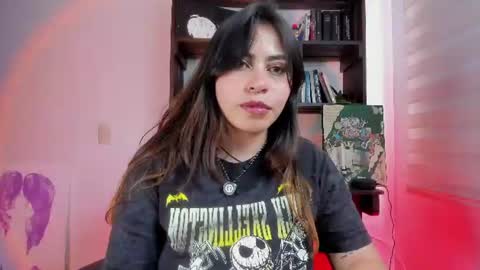 Snapshot of violett_red chatting on July 2026 08:22:01 PM Violeta online show from July 2026 08:22:01 PM