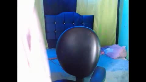 Snapshot of violetta_dreams chatting on March 2026 01:07:02 AM violetta_dreams online show from March 2026 01:07:02 AM