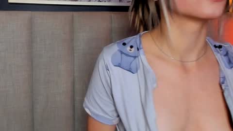 Violetta nur online show from January 2025 08:34:01 AM