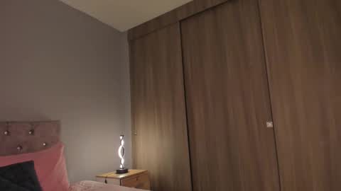 violetta independent model online show from March 2025 06:32:01 AM