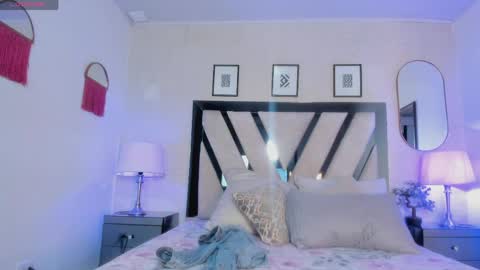 Violettaa online show from March 2026 04:46:01 AM