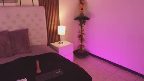 violettaalemida online show from January 2026 01:25:02 PM