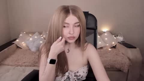 ViolettaOtis online show from February 2025 11:42:02 AM