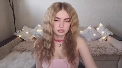 ViolettaOtis online show from September 2025 12:05:01 PM