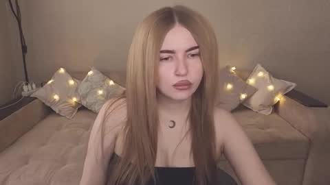 ViolettaOtis online show from October 2025 09:32:01 AM