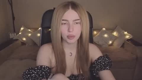 ViolettaOtis online show from November 2025 12:15:01 PM