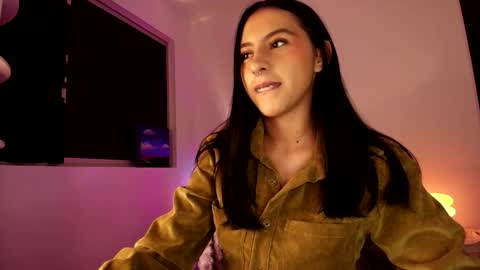 Violetta....Follow me in Twitter... online show from October 2025 04:01:01 AM