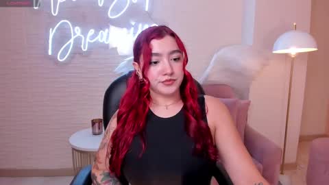 Snapshot of violettcastel chatting on February 2025 07:38:01 PM Violett Castel online show from February 2025 07:38:01 PM