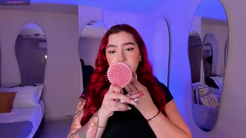 Snapshot of violettcastel chatting on October 2025 06:59:01 PM Violett Castel online show from October 2025 06:59:01 PM