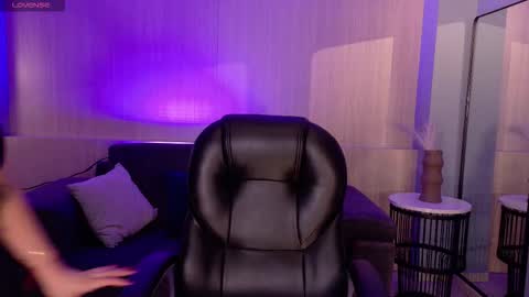 Violett Castel online show from February 2026 07:43:01 PM