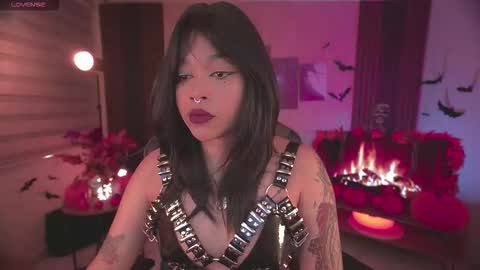 JULIE UWU online show from October 2025 05:57:01 PM