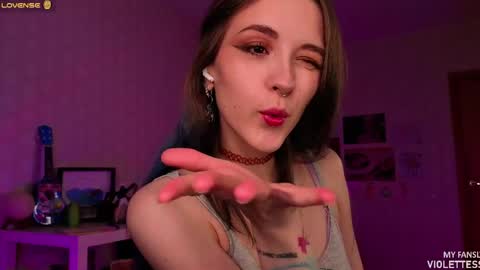 Snapshot of violettesss chatting on May 2026 05:20:02 PM Vi Best on my Fansly online show from May 2026 05:20:02 PM
