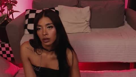 Violet online show from November 2025 12:33:01 AM