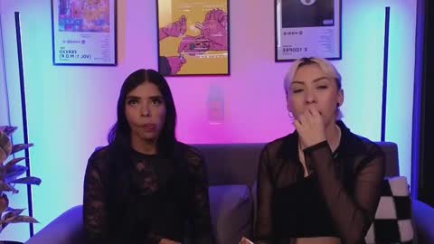 Violet online show from November 2025 01:33:01 AM