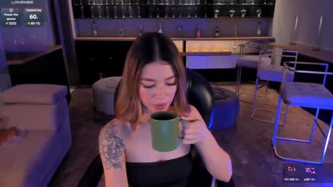 Violett  online show from February 2025 06:38:01 PM