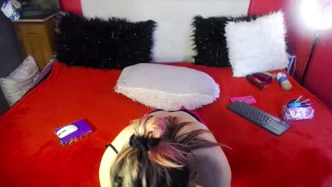 Isabella  online show from December 2024 08:05:02 PM