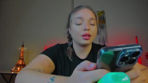 Violla online show from February 2025 09:22:01 AM