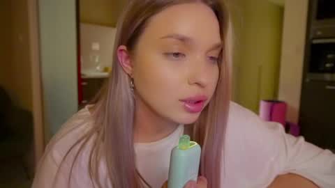 Violla online show from February 2025 02:43:02 PM