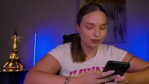 Violla online show from March 2025 05:38:02 PM