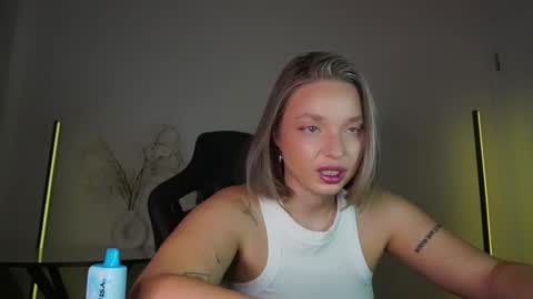 Violla online show from October 2025 03:40:02 AM