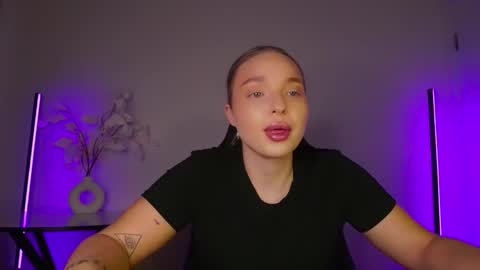 Violla online show from November 2025 11:21:02 AM