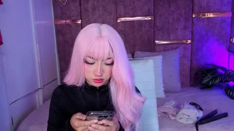 viollettebylyly online show from November 2025 12:05:01 PM