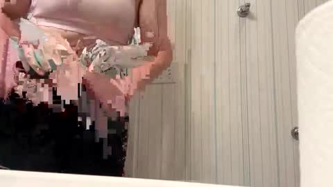 Snapshot of viper24254 chatting on November 2025 04:31:02 PM viper24254 online show from November 2025 04:31:02 PM