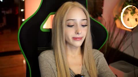 Snapshot of virtualexis chatting on November 2025 08:09:01 PM virtualexis online show from November 2025 08:09:01 PM