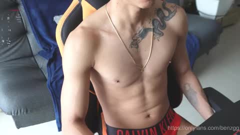 VITO BENZ online show from December 2025 06:04:01 PM