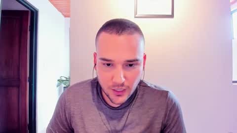 Vito Ferrer online show from January 2025 08:04:01 PM