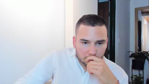 Vito Ferrer online show from February 2025 01:18:02 AM