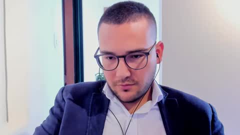 Vito Ferrer online show from March 2025 03:56:01 PM