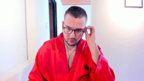 Vito Ferrer online show from March 2025 02:40:02 PM