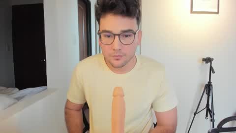 Vito Ferrer online show from October 2025 12:05:01 PM