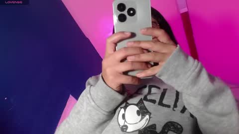 Snapshot of vitoria23_ chatting on May 2026 12:34:02 PM victoria 3 online show from May 2026 12:34:02 PM
