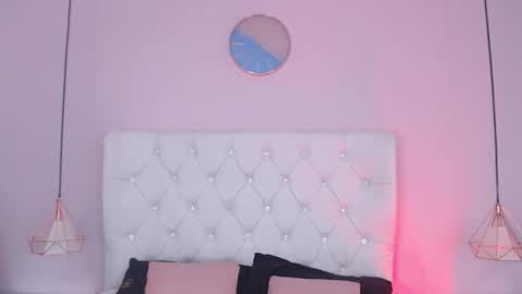 Vivi online show from October 2025 03:48:01 AM