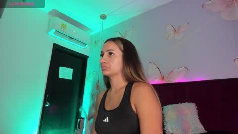 Snapshot of vivi_prinncess chatting on March 2026 12:28:01 AM Viviana online show from March 2026 12:28:01 AM