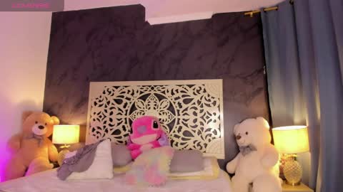Snapshot of vivi_prinncess chatting on May 2026 11:36:01 PM Viviana online show from May 2026 11:36:01 PM