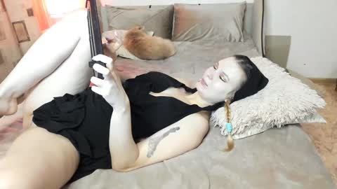 Snapshot of vivian_alison chatting on January 2025 08:12:01 PM vivian_alison online show from January 2025 08:12:01 PM