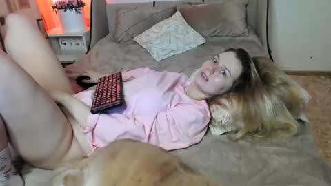 Snapshot of vivian_alison chatting on February 2025 09:04:02 PM vivian_alison online show from February 2025 09:04:02 PM