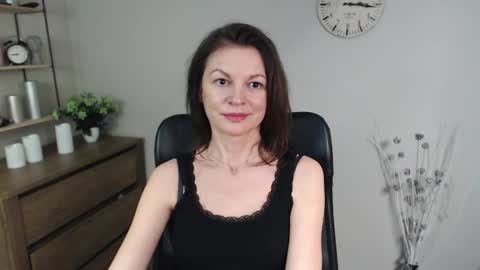 Vivian online show from January 2025 01:14:02 PM