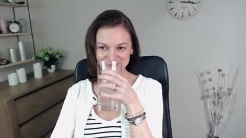 Vivian online show from January 2025 02:28:02 PM