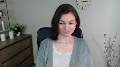 Vivian online show from January 2025 10:08:01 AM