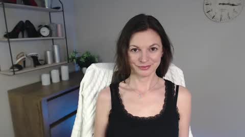 Vivian online show from February 2025 11:01:02 AM