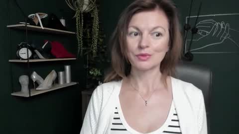 Vivian online show from September 2025 07:10:02 AM