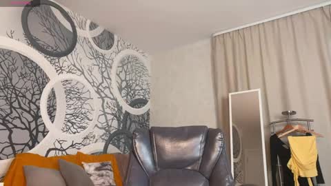 Snapshot of vivian_evans_ chatting on May 2026 01:03:01 AM Vivian Evans online show from May 2026 01:03:01 AM